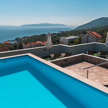 Apartment Lui With Rooftop Swimming Pool Ičići Dış mekan fotoğraf