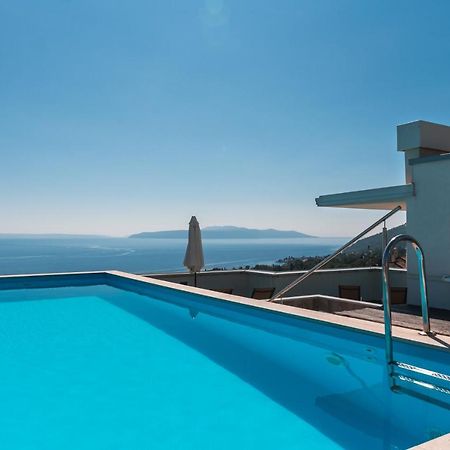 Apartment Lui With Rooftop Swimming Pool Ičići Dış mekan fotoğraf