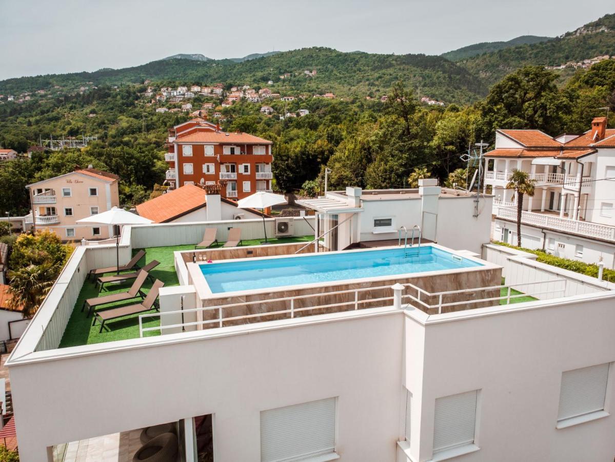 Apartment Lui With Rooftop Swimming Pool Ičići Dış mekan fotoğraf