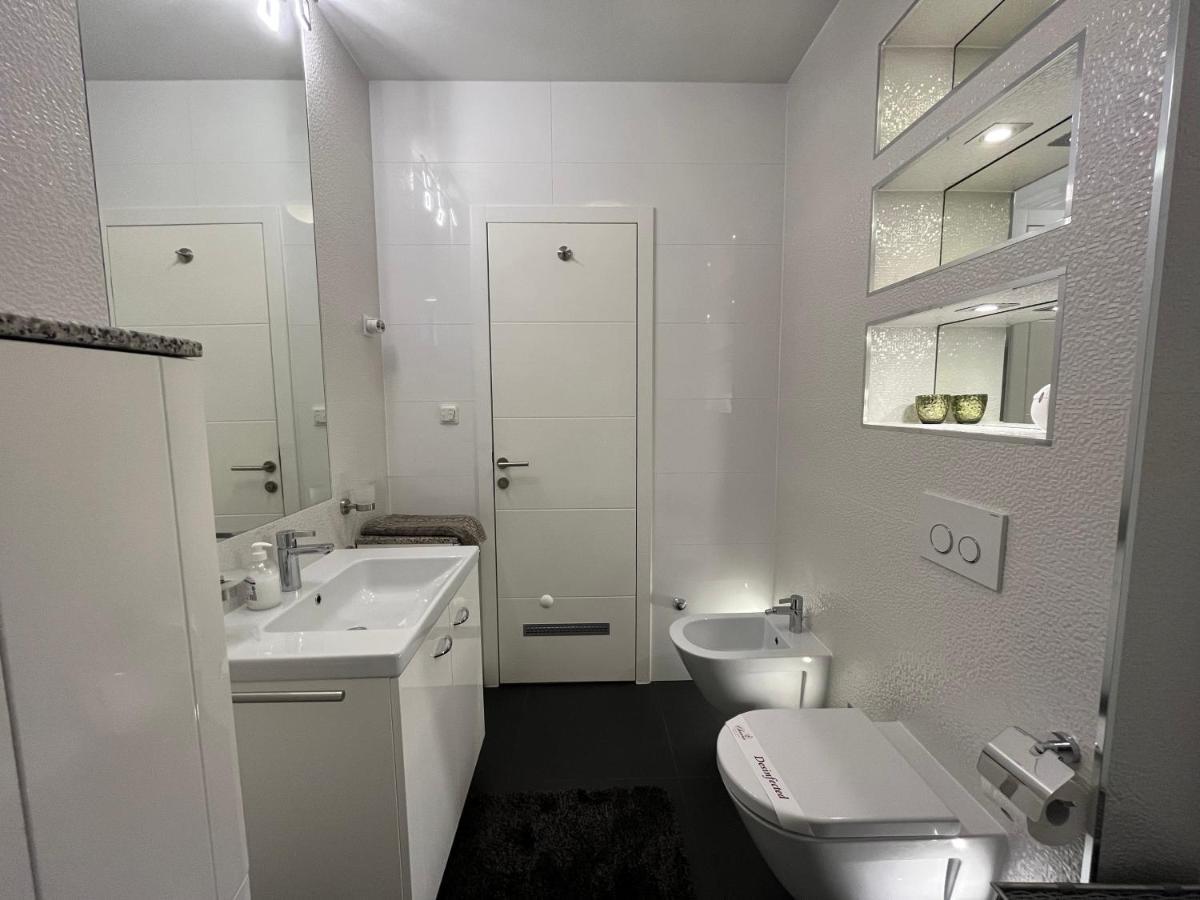 Apartment Lui With Rooftop Swimming Pool Ičići Dış mekan fotoğraf